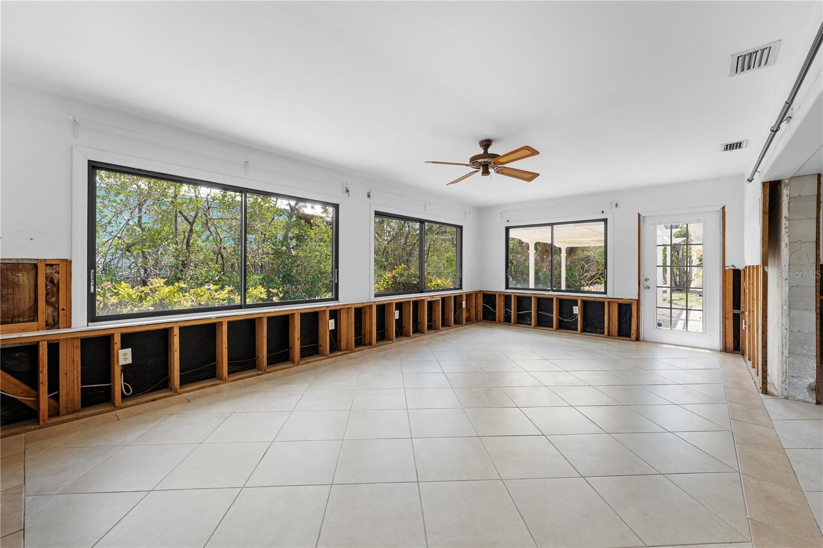 636 TARAWITT DR, LONGBOAT KEY, FL, 34228