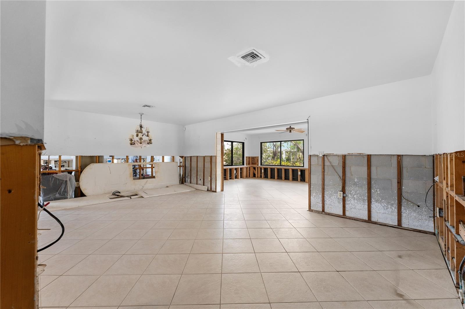 636 TARAWITT DR, LONGBOAT KEY, FL, 34228