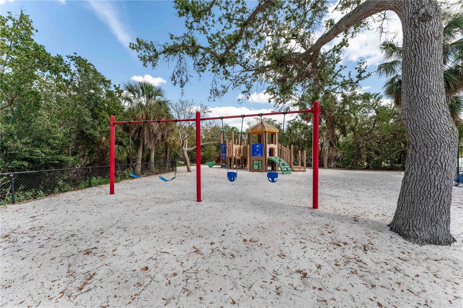 636 TARAWITT DR, LONGBOAT KEY, FL, 34228