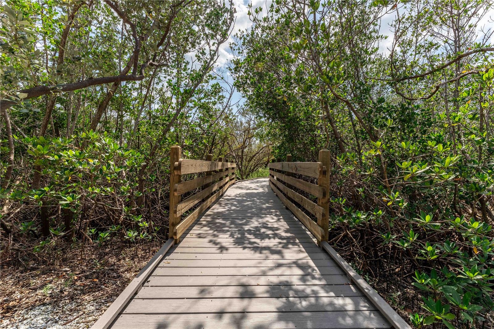 636 TARAWITT DR, LONGBOAT KEY, FL, 34228
