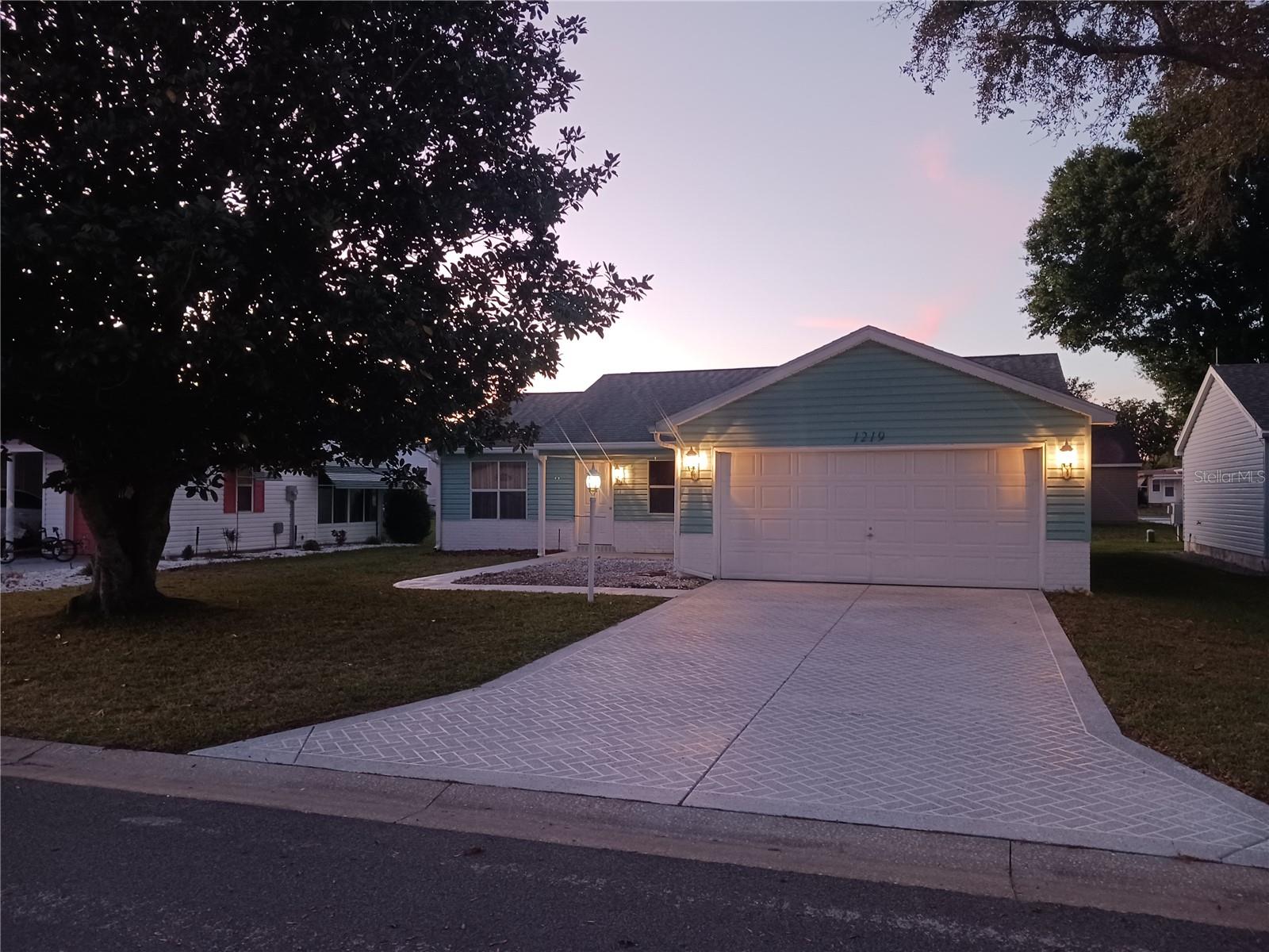 1219 SANTOS PL, LADY LAKE, FL, 32159