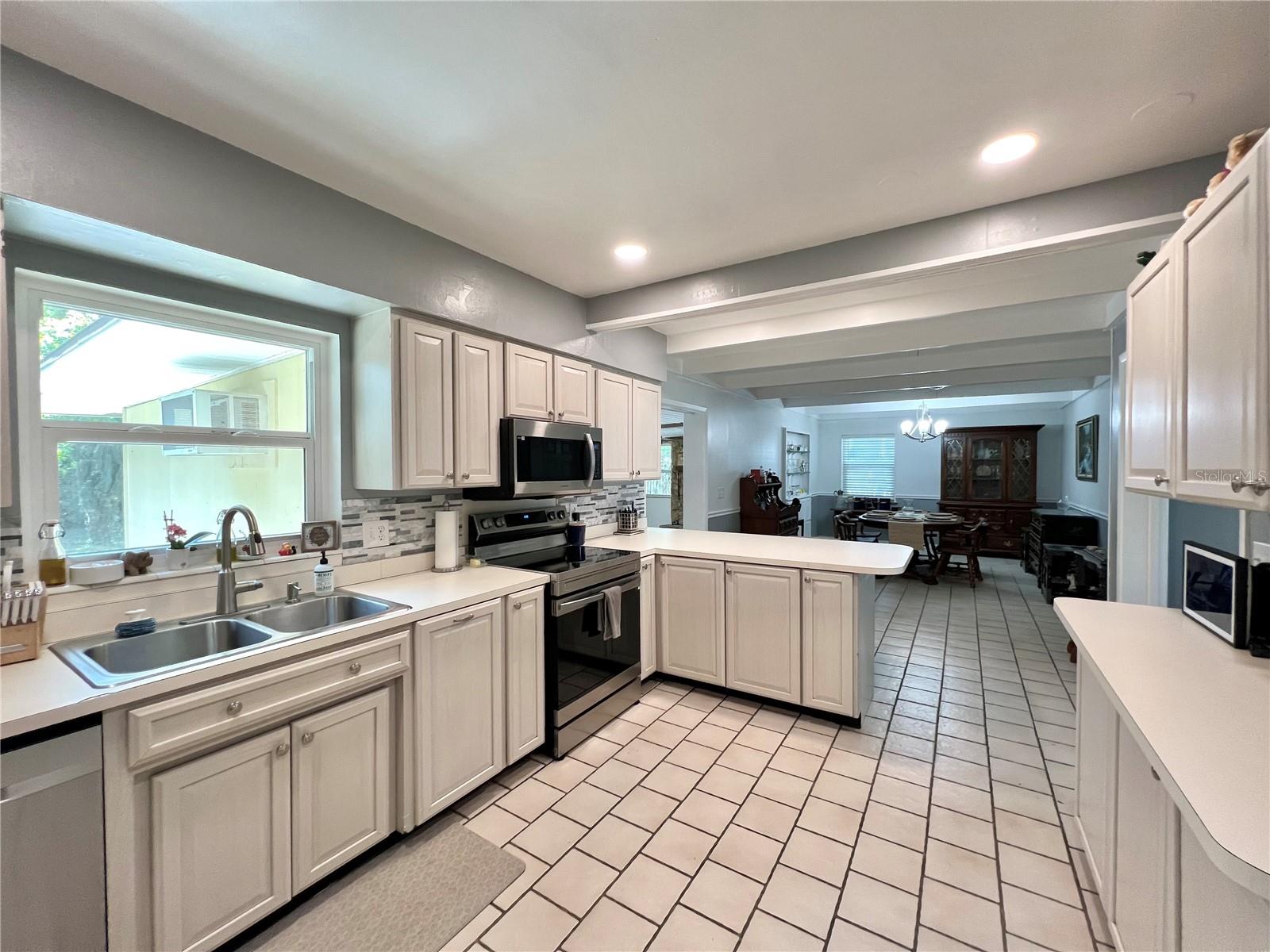 799 W LAKE OTIS DR, WINTER HAVEN, FL, 33880