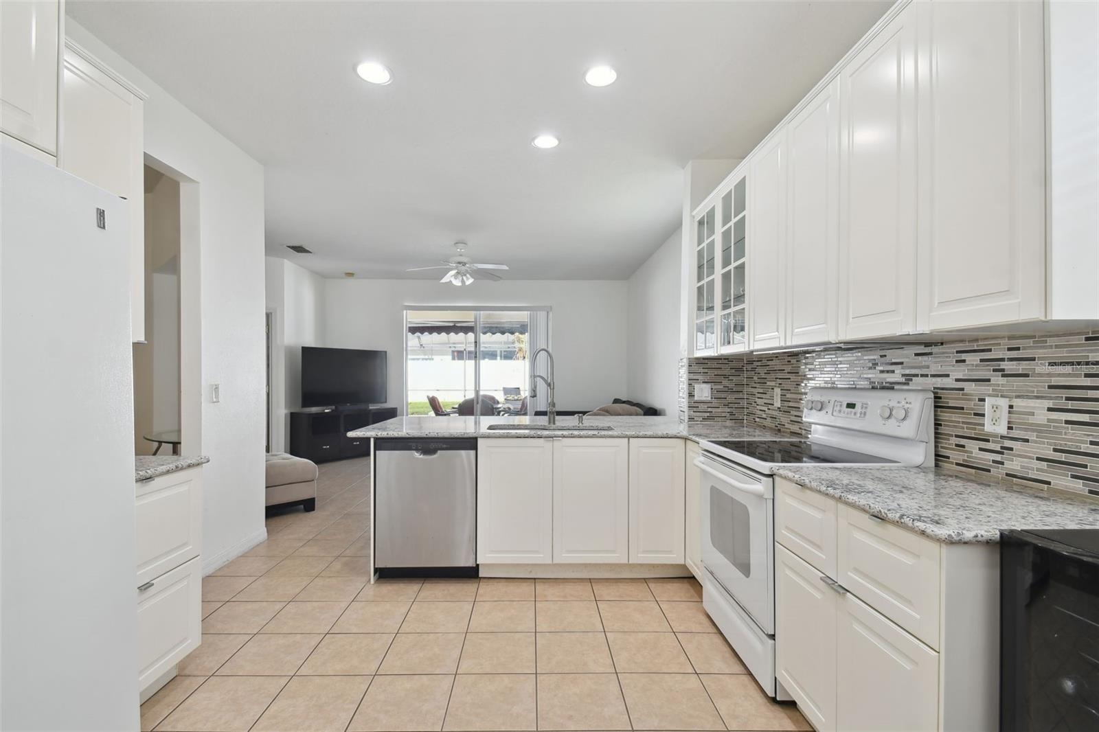 258 HENLEY CIR, DAVENPORT, FL, 33896