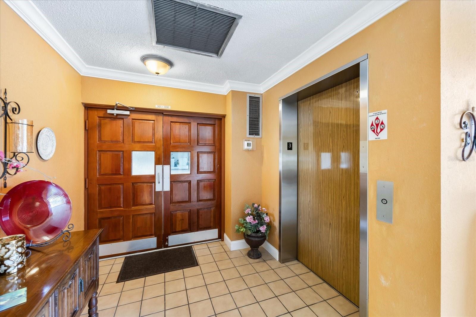 1012 PEARCE DR #304, CLEARWATER, FL, 33764