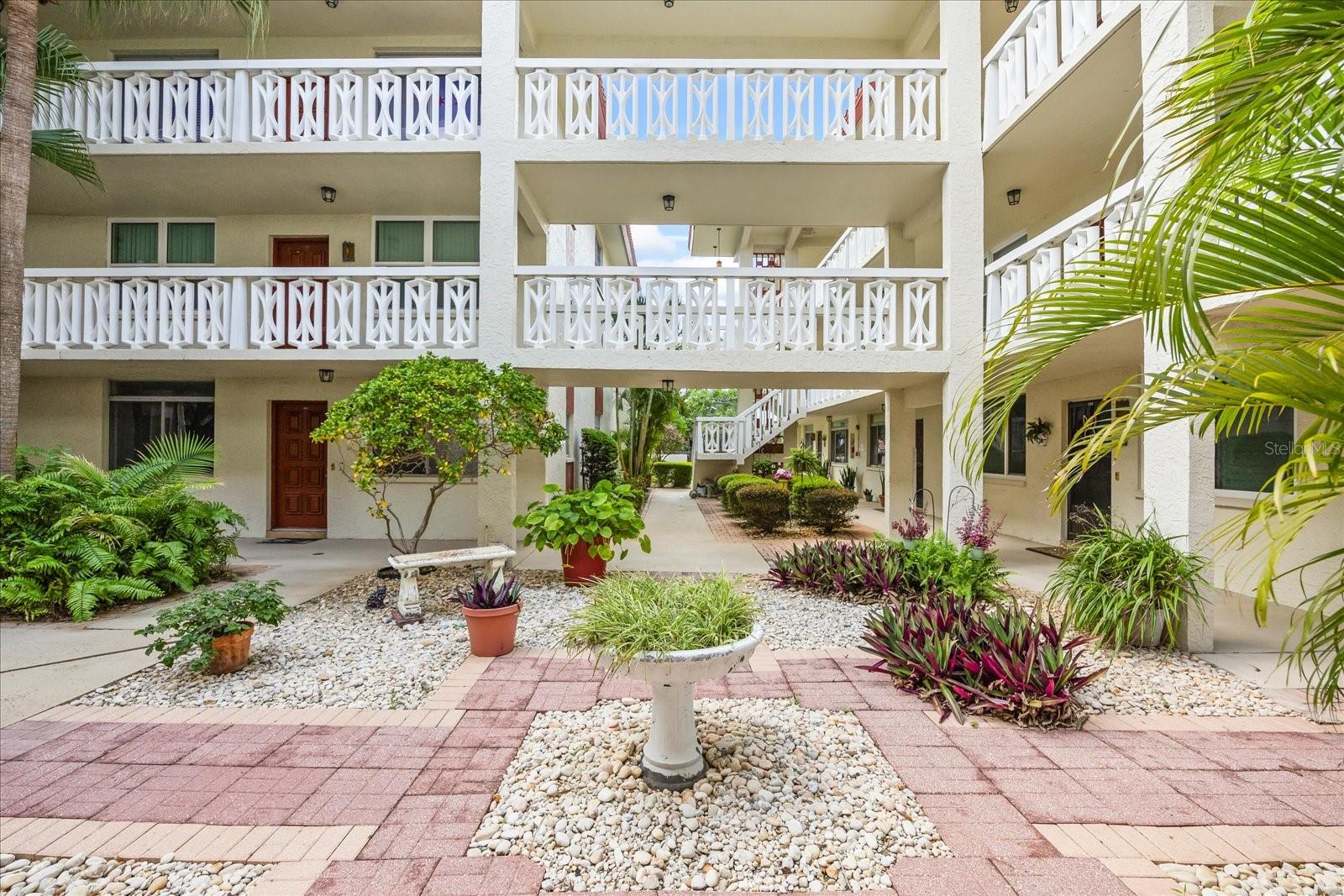 1012 PEARCE DR #304, CLEARWATER, FL, 33764