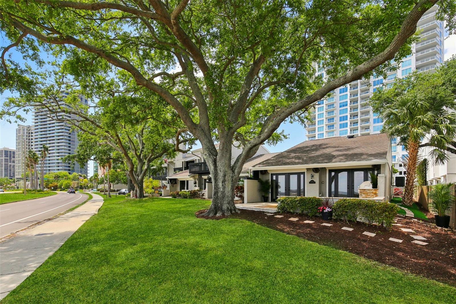 2807 BAYSHORE BLVD, TAMPA, FL, 33629