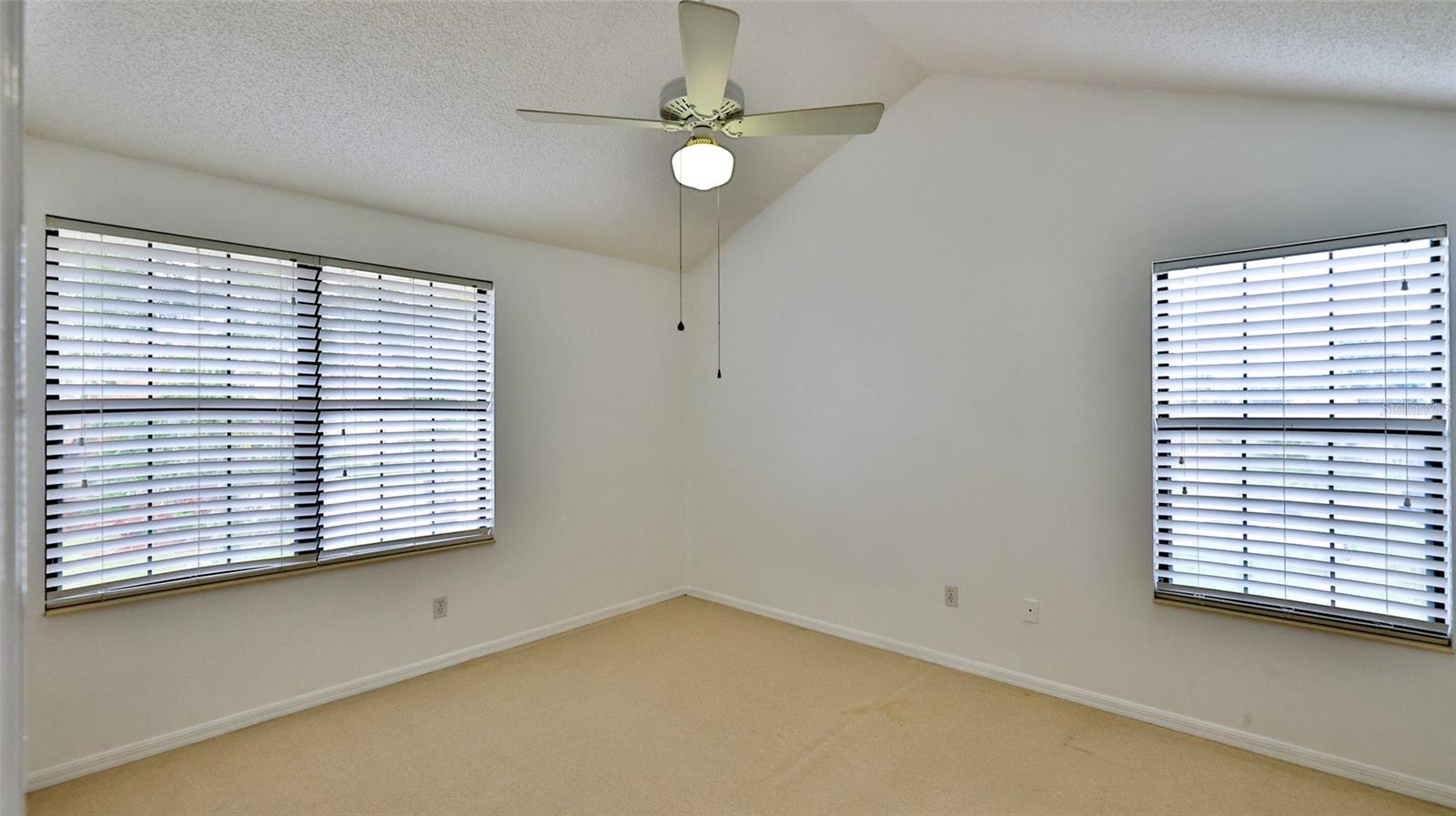 1 FOX HOLLOW DR, ORMOND BEACH, FL, 32174