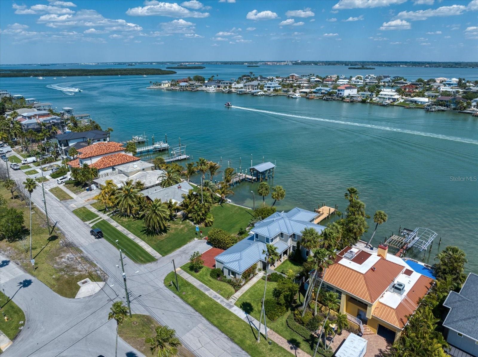 785 BAY ESPLANADE, CLEARWATER BEACH, FL, 33767