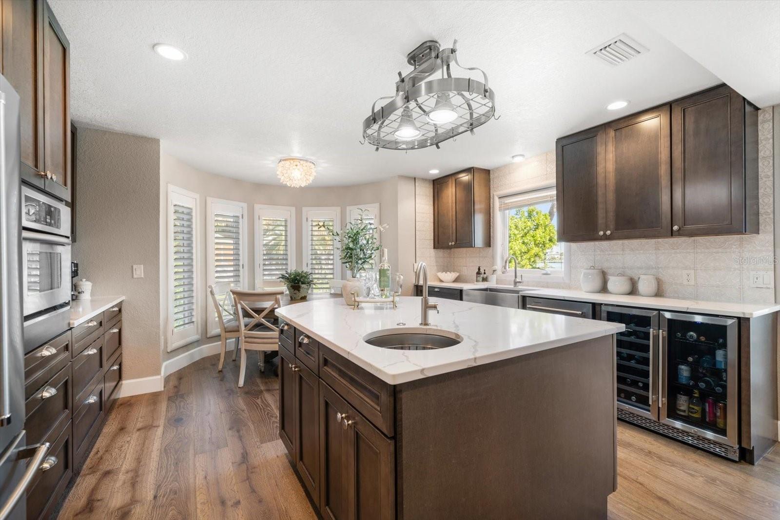 785 BAY ESPLANADE, CLEARWATER BEACH, FL, 33767