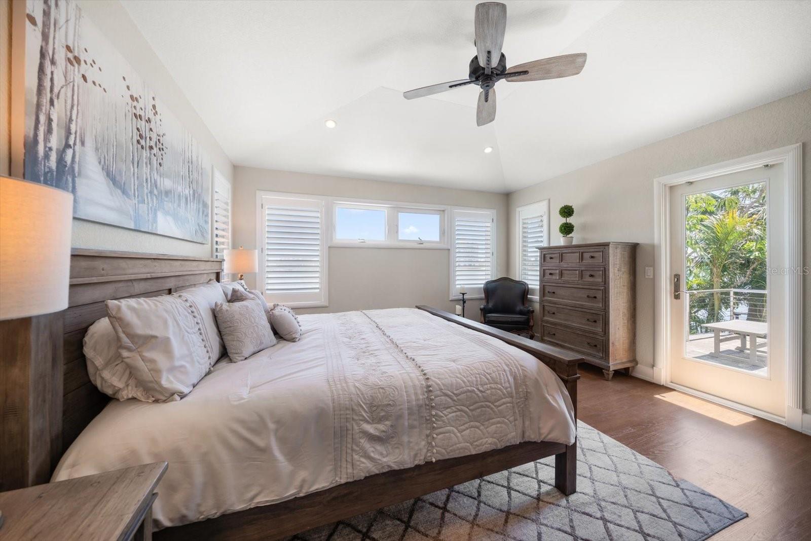 785 BAY ESPLANADE, CLEARWATER BEACH, FL, 33767