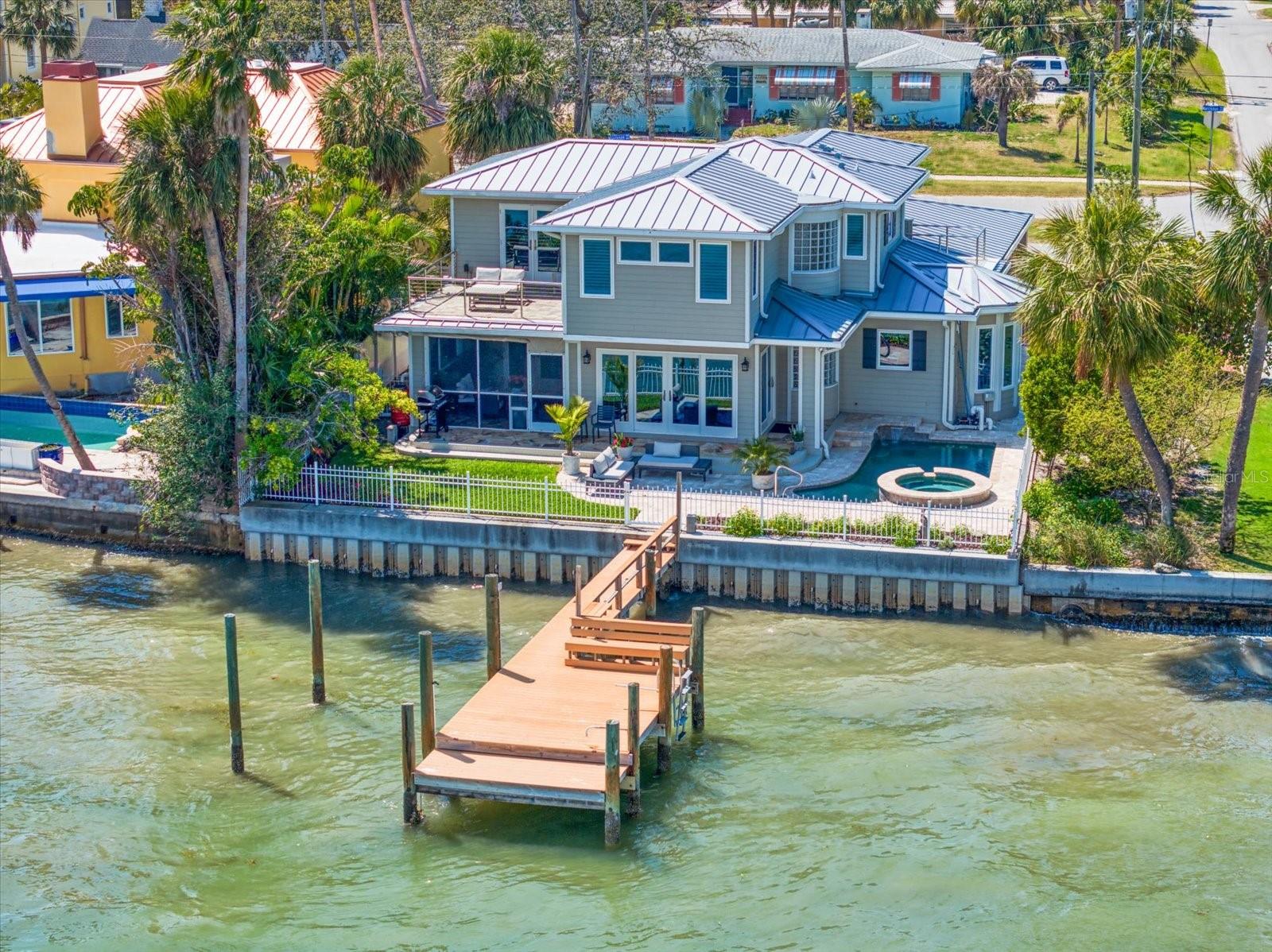 785 BAY ESPLANADE, CLEARWATER BEACH, FL, 33767