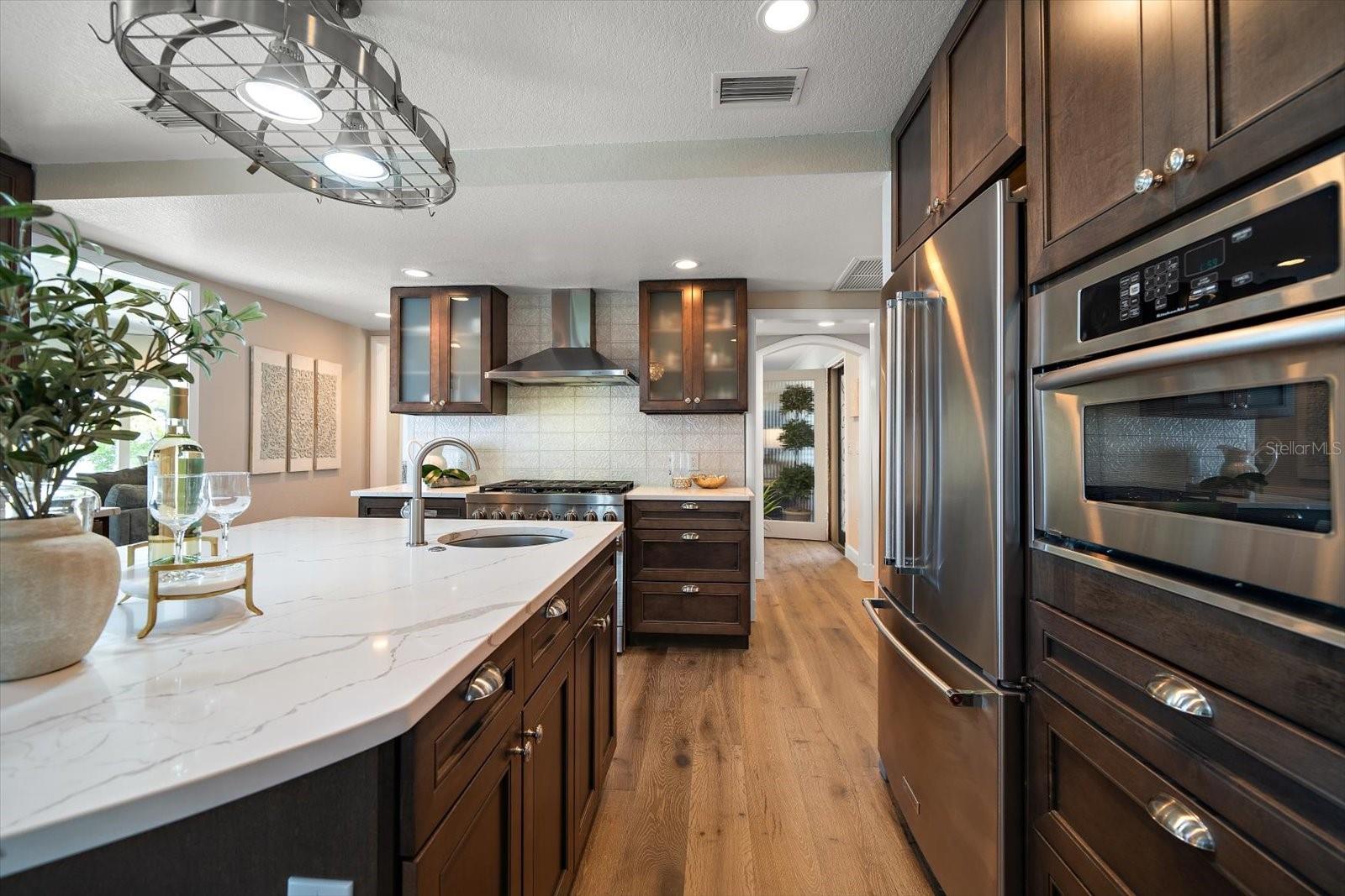 785 BAY ESPLANADE, CLEARWATER BEACH, FL, 33767