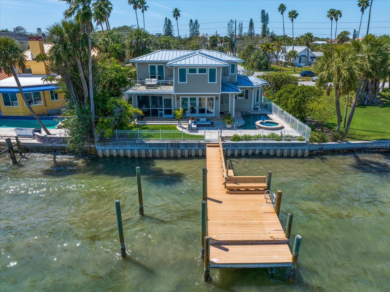 785 BAY ESPLANADE, CLEARWATER BEACH, FL, 33767