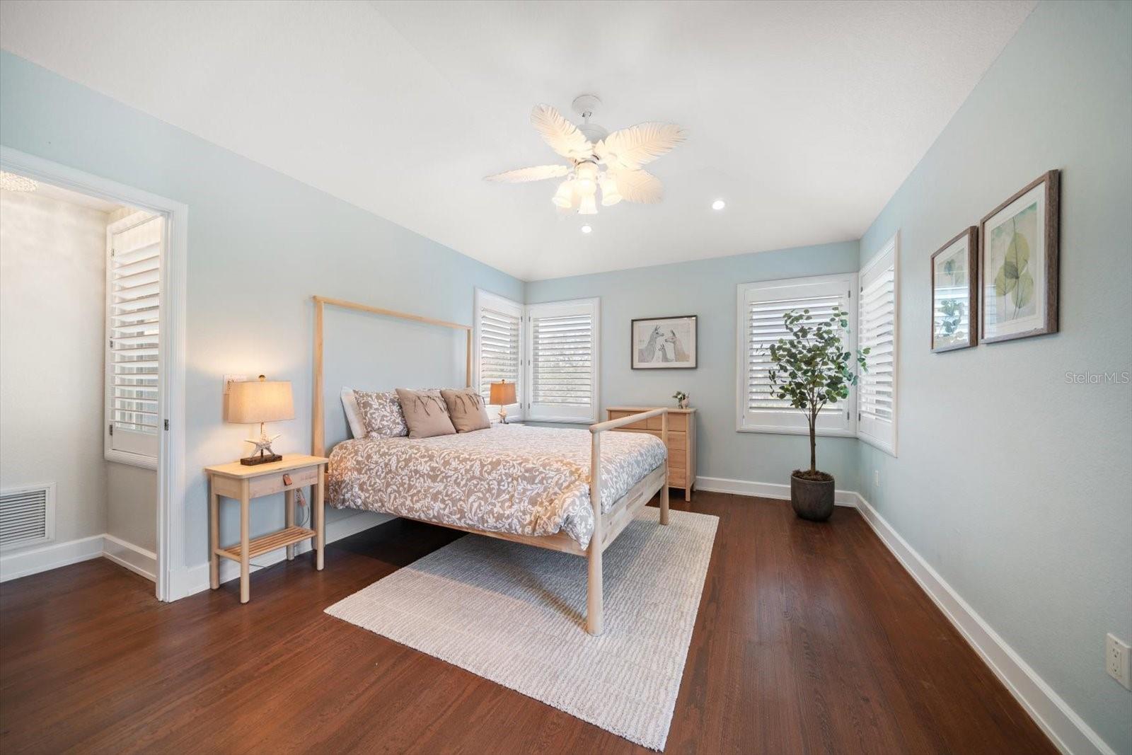 785 BAY ESPLANADE, CLEARWATER BEACH, FL, 33767