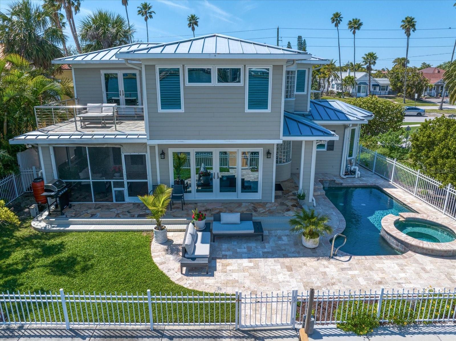 785 BAY ESPLANADE, CLEARWATER BEACH, FL, 33767