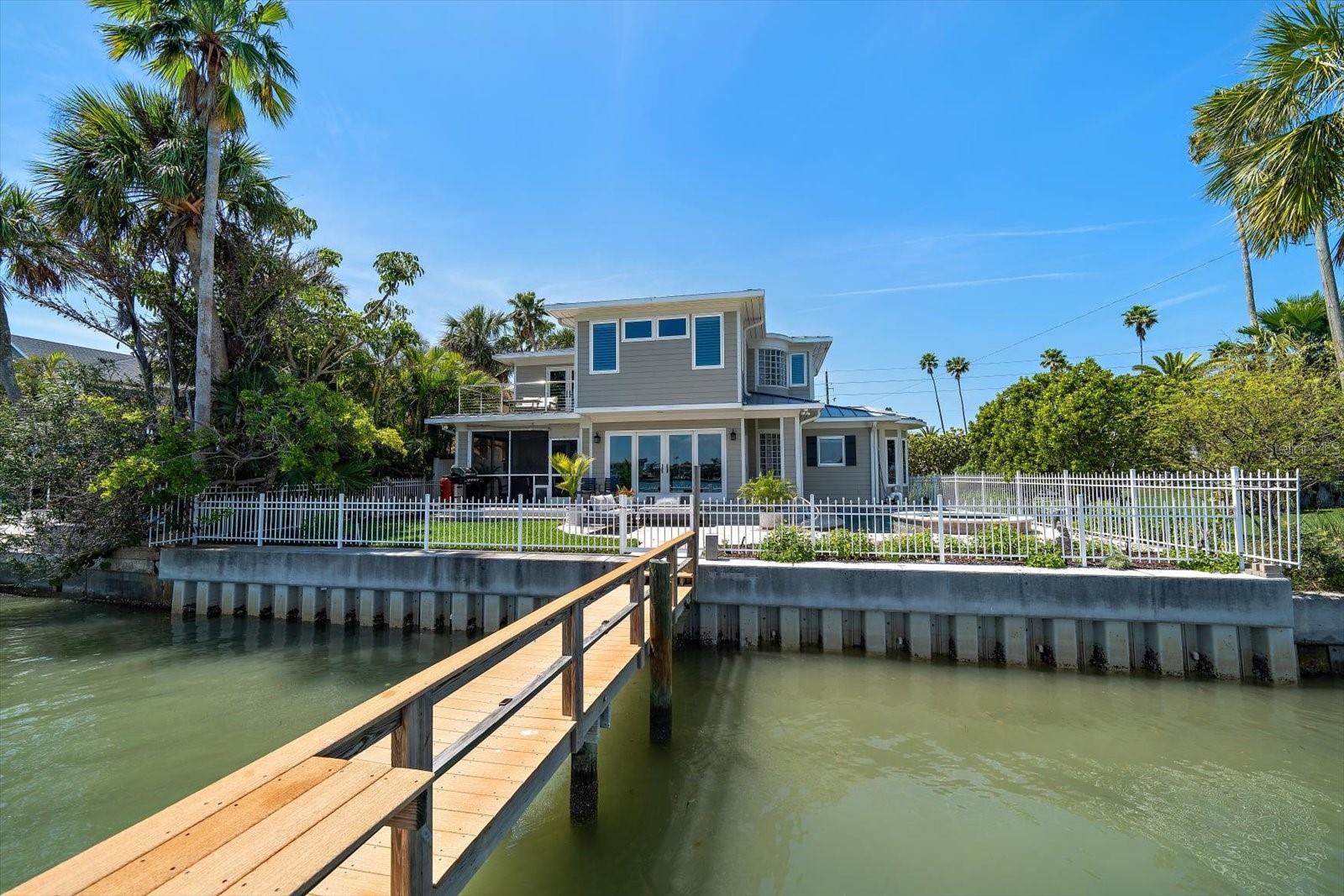 785 BAY ESPLANADE, CLEARWATER BEACH, FL, 33767