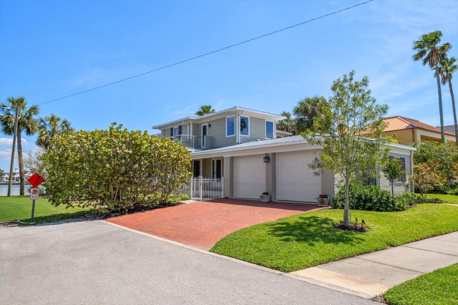 785 BAY ESPLANADE, CLEARWATER BEACH, FL, 33767