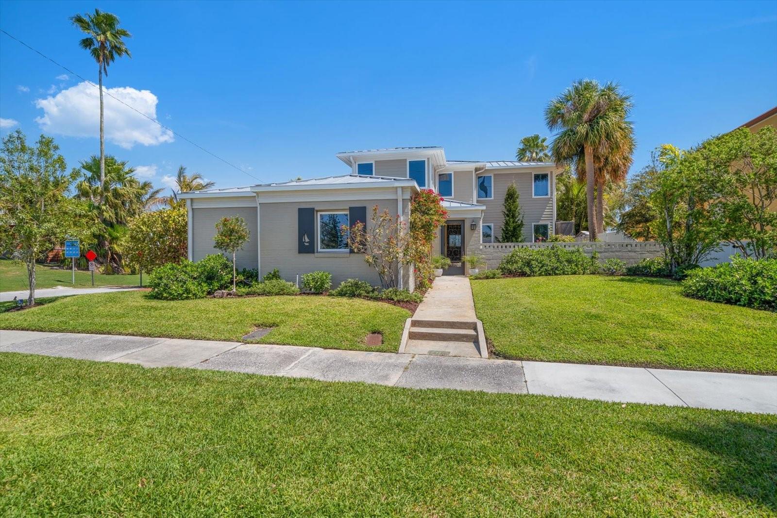 785 BAY ESPLANADE, CLEARWATER BEACH, FL, 33767