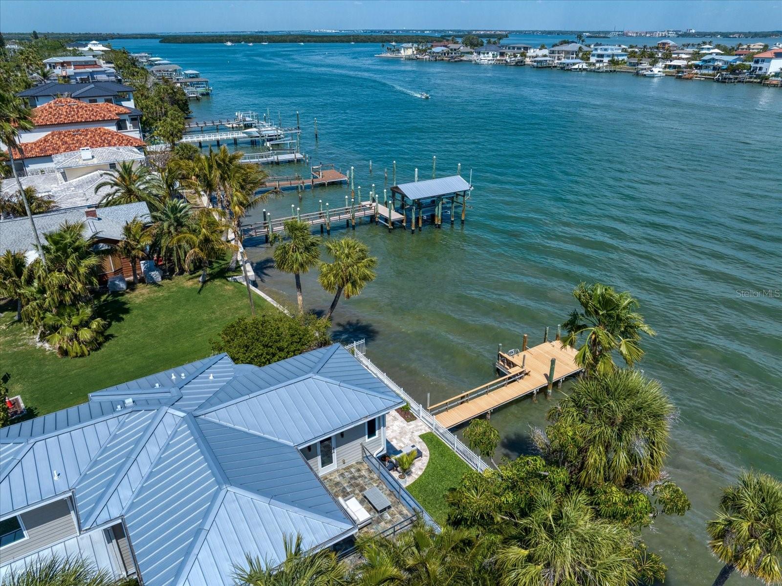 785 BAY ESPLANADE, CLEARWATER BEACH, FL, 33767