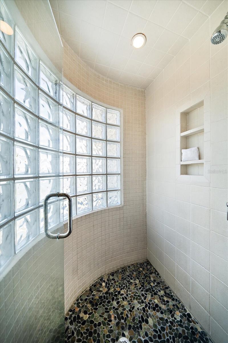 785 BAY ESPLANADE, CLEARWATER BEACH, FL, 33767