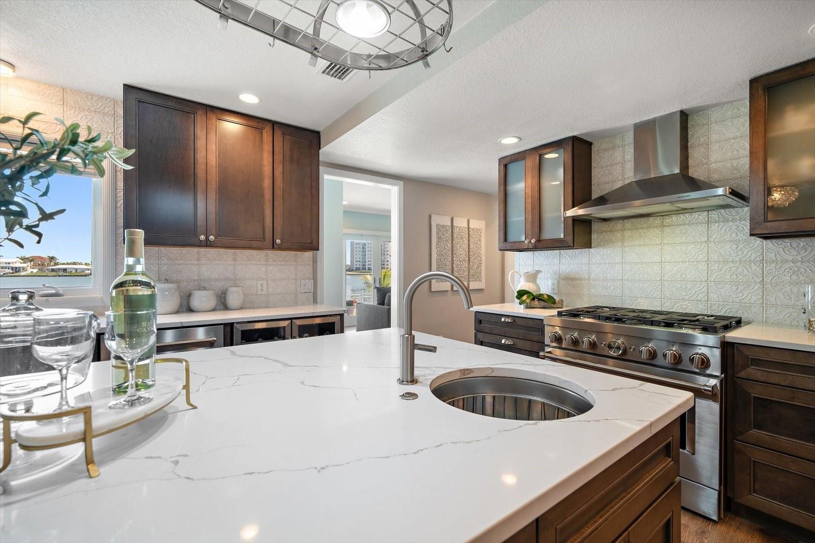 785 BAY ESPLANADE, CLEARWATER BEACH, FL, 33767