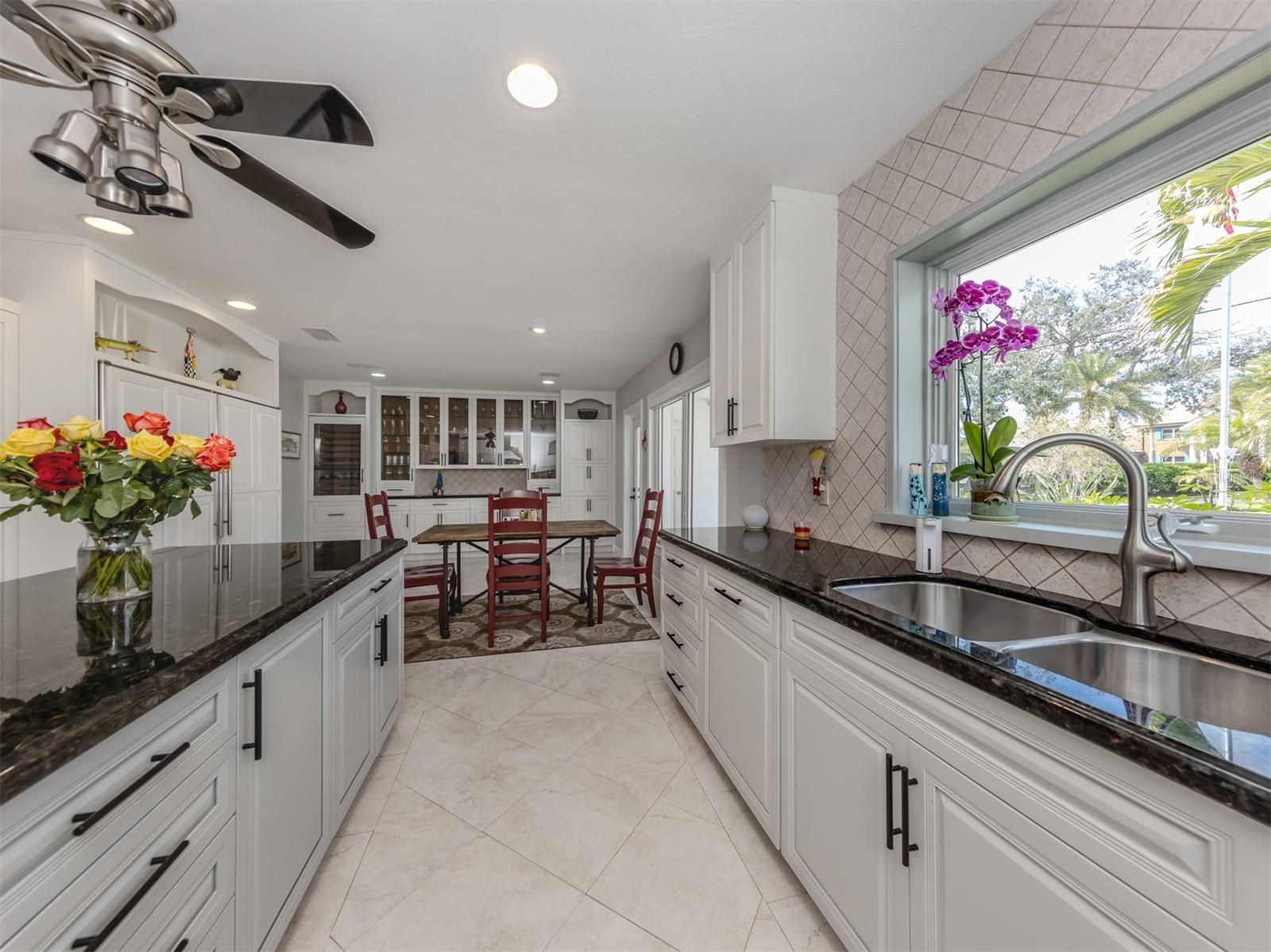 701 LAGUNA DR, VENICE, FL, 34285