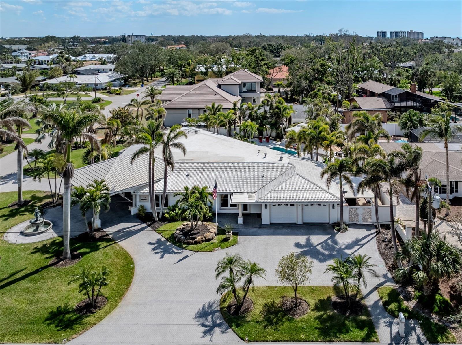 701 LAGUNA DR, VENICE, FL, 34285