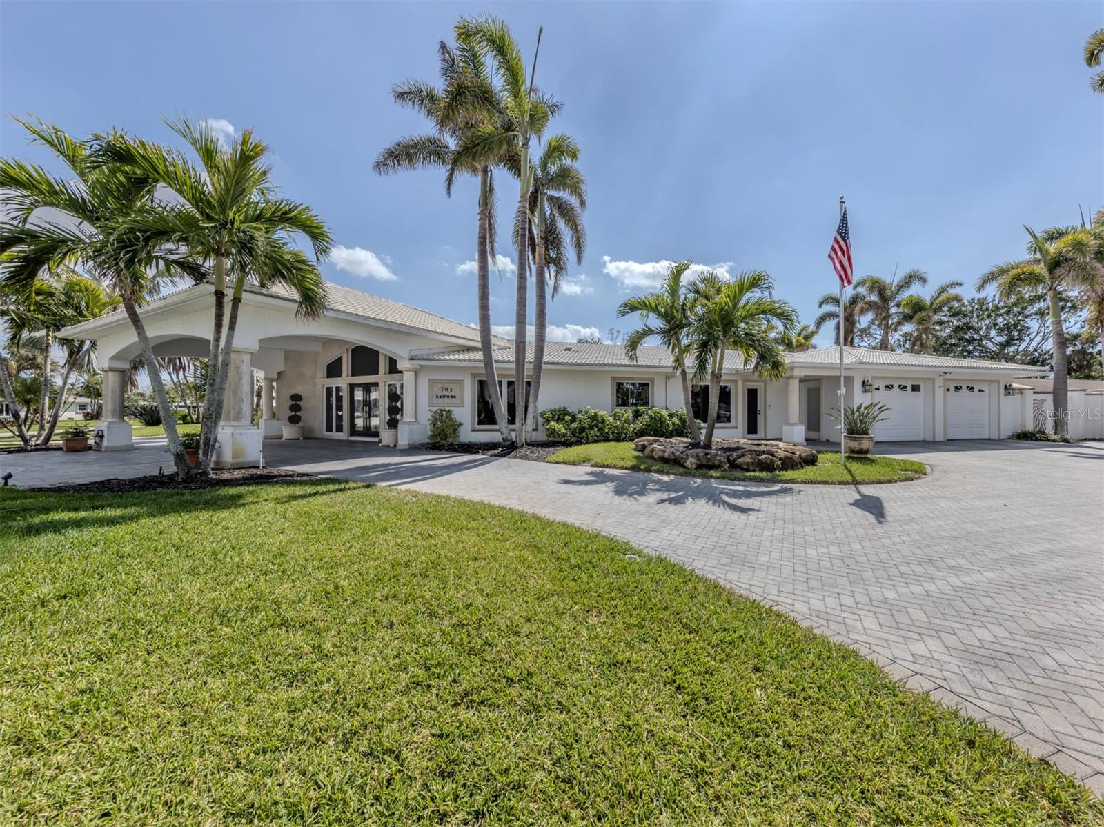 701 LAGUNA DR, VENICE, FL, 34285