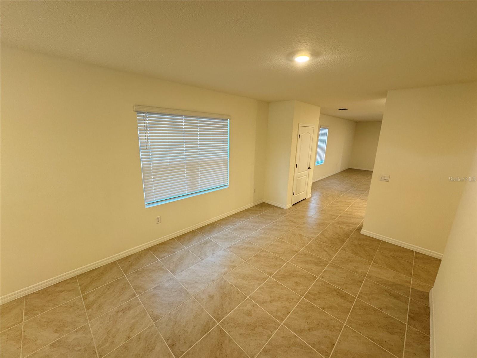 1180 CASCADES AVE, DAVENPORT, FL, 33837