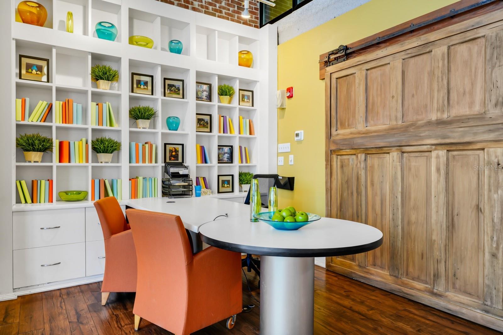 911 N ORANGE AVE #541, ORLANDO, FL, 32801