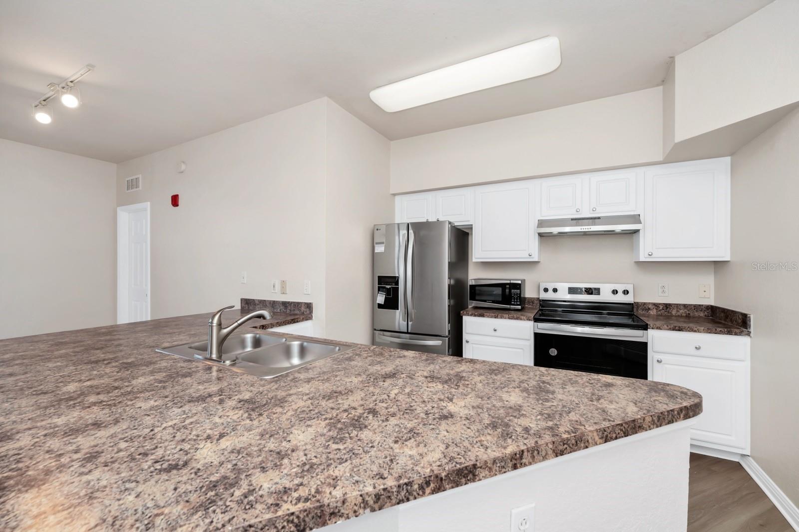 911 N ORANGE AVE #541, ORLANDO, FL, 32801