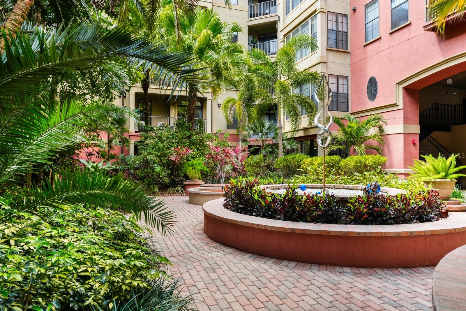 911 N ORANGE AVE #541, ORLANDO, FL, 32801