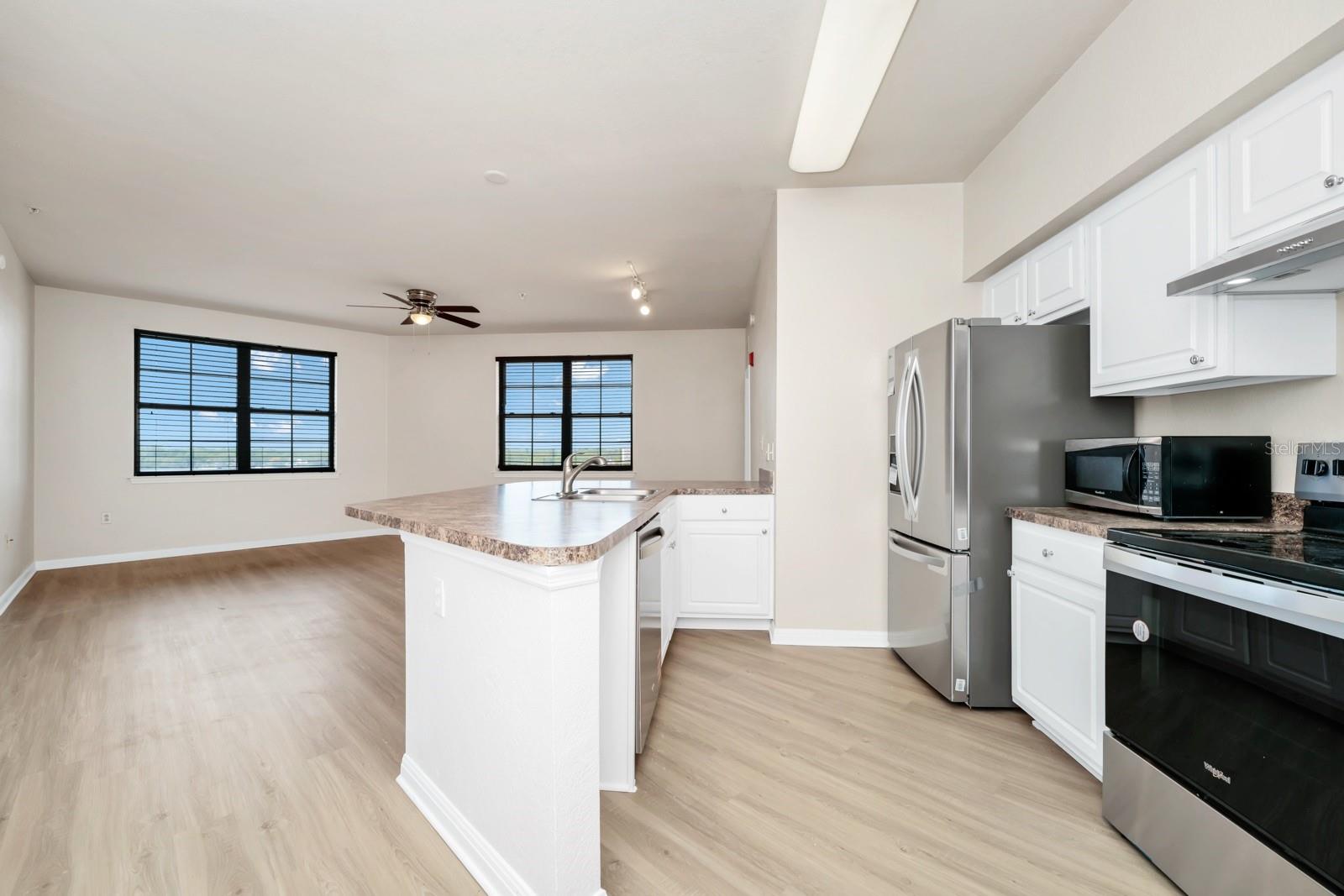 911 N ORANGE AVE #541, ORLANDO, FL, 32801