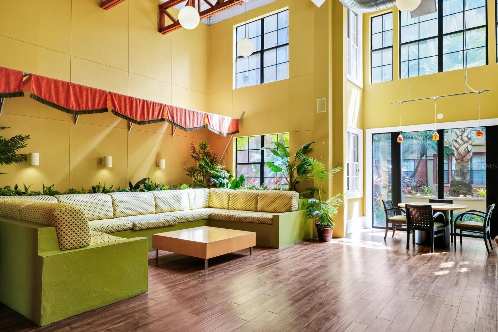 911 N ORANGE AVE #541, ORLANDO, FL, 32801