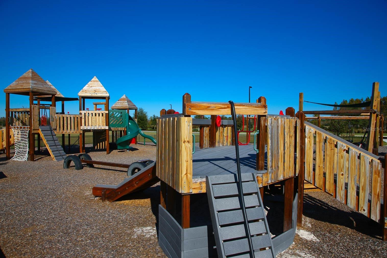 9498 RUNAWAY BREEZE DR, LAND O LAKES, FL, 34637