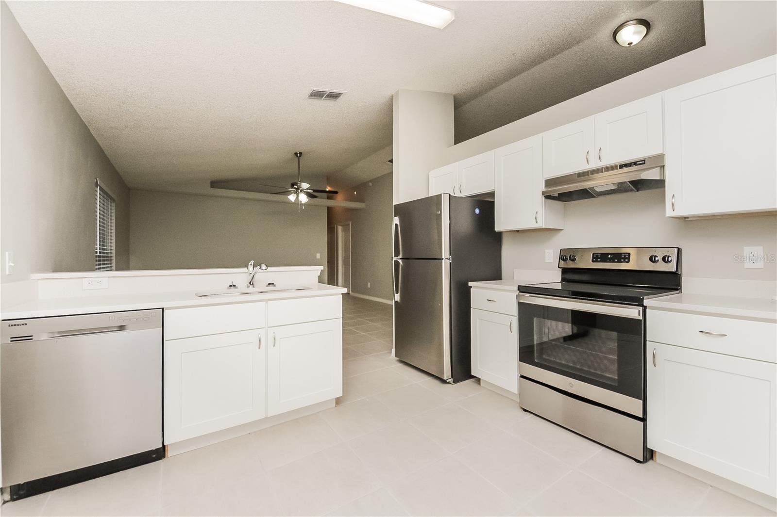 7167 EDGEWATER SHORES CT, ORLANDO, FL, 32810