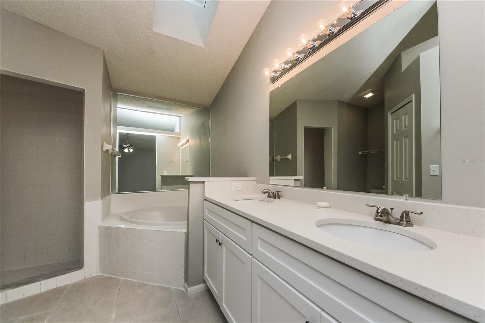 7167 EDGEWATER SHORES CT, ORLANDO, FL, 32810