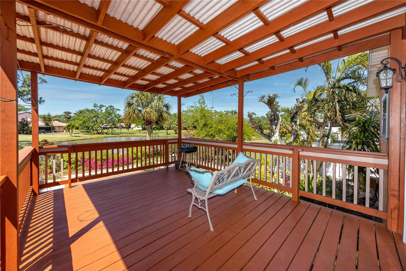 8672 RUE CHATEAUX DR, SEMINOLE, FL, 33777