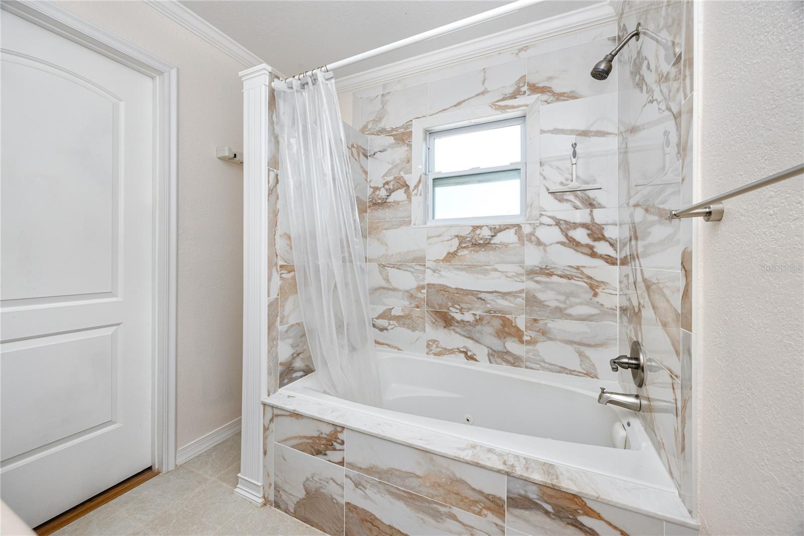 8672 RUE CHATEAUX DR, SEMINOLE, FL, 33777