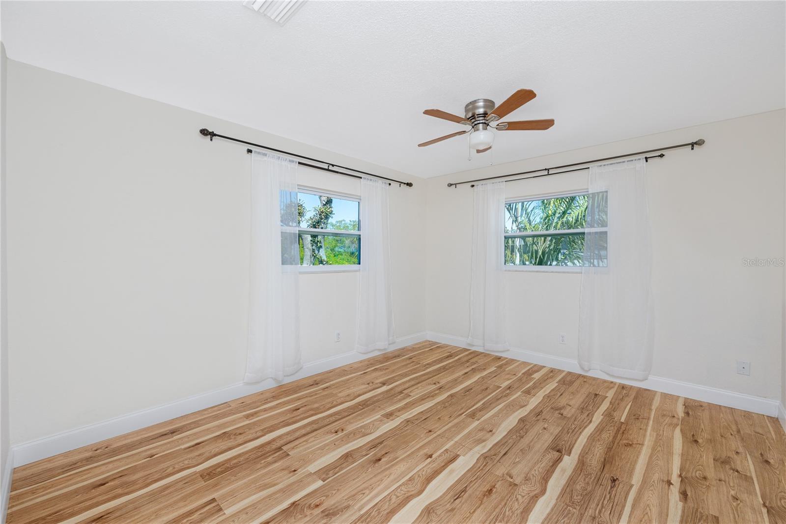 8672 RUE CHATEAUX DR, SEMINOLE, FL, 33777