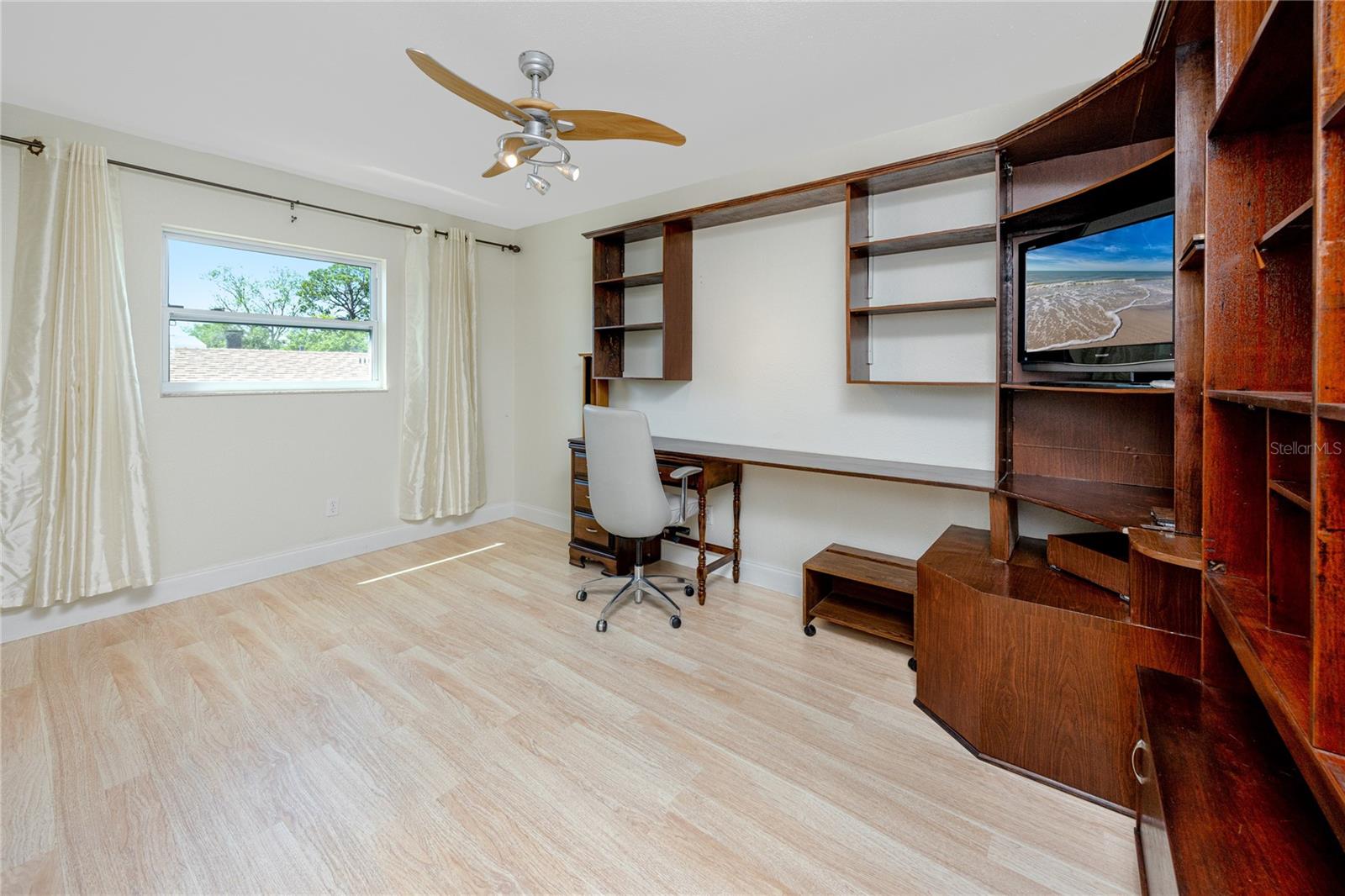 8672 RUE CHATEAUX DR, SEMINOLE, FL, 33777