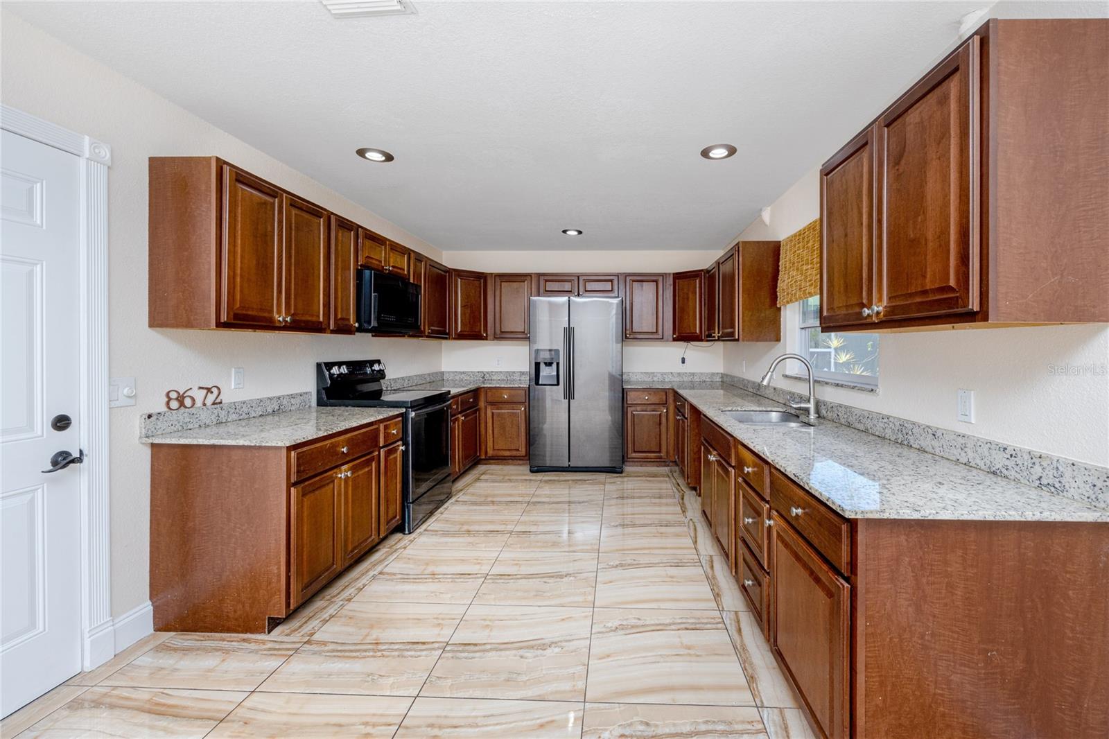 8672 RUE CHATEAUX DR, SEMINOLE, FL, 33777