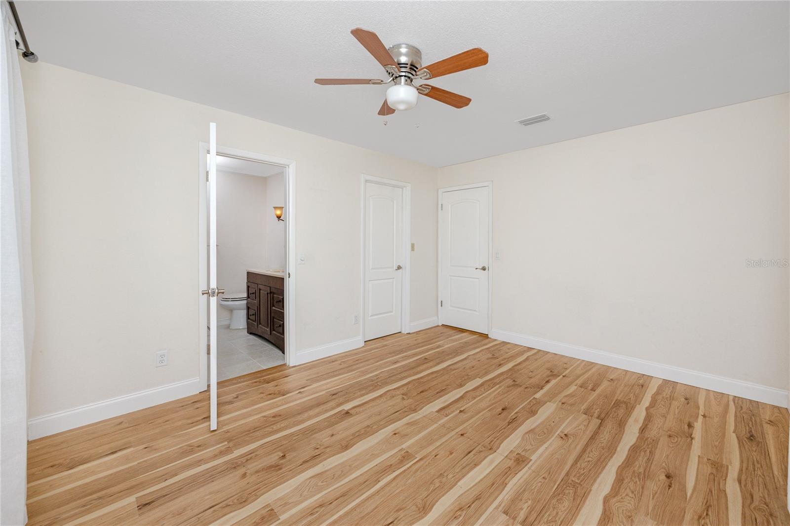 8672 RUE CHATEAUX DR, SEMINOLE, FL, 33777