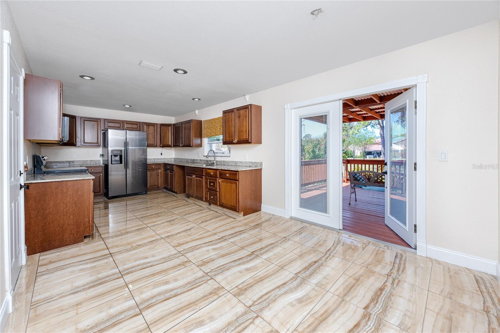 8672 RUE CHATEAUX DR, SEMINOLE, FL, 33777