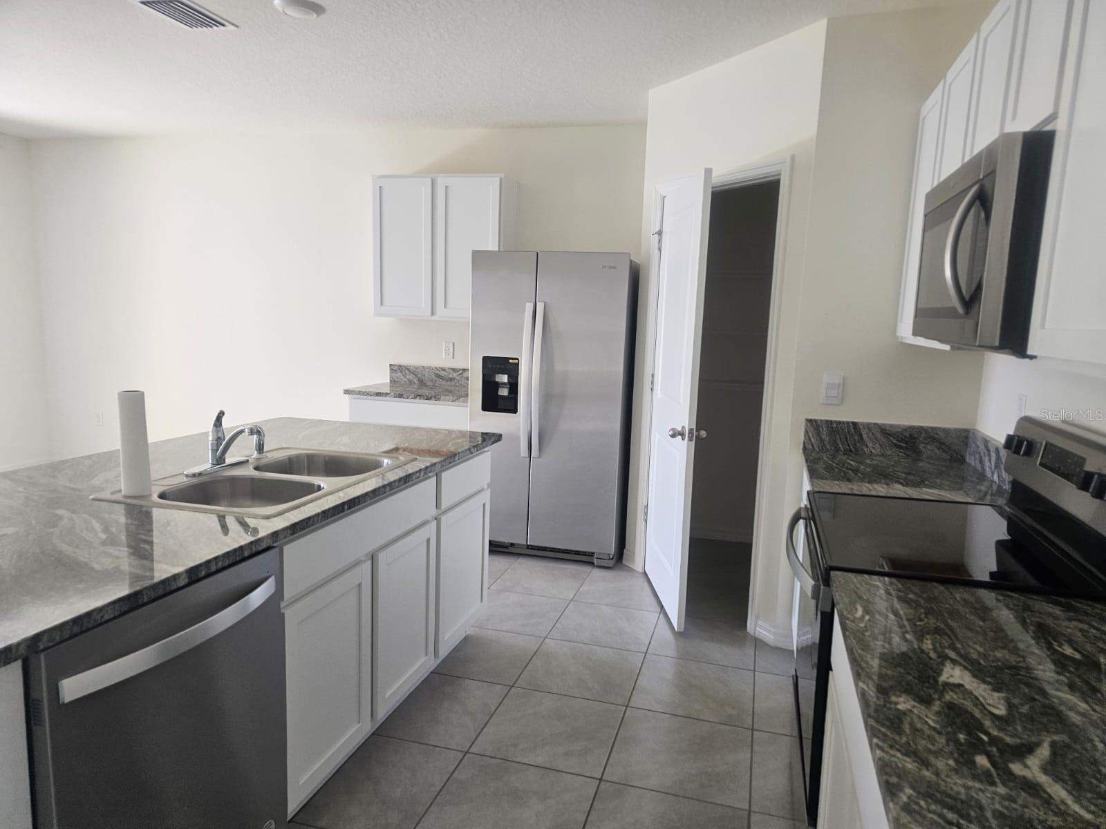 17024 AVON DIVE LN, WIMAUMA, FL, 33598