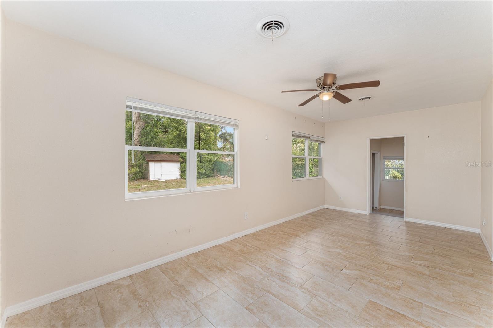 933 W QUEEN ST, LAKELAND, FL, 33803