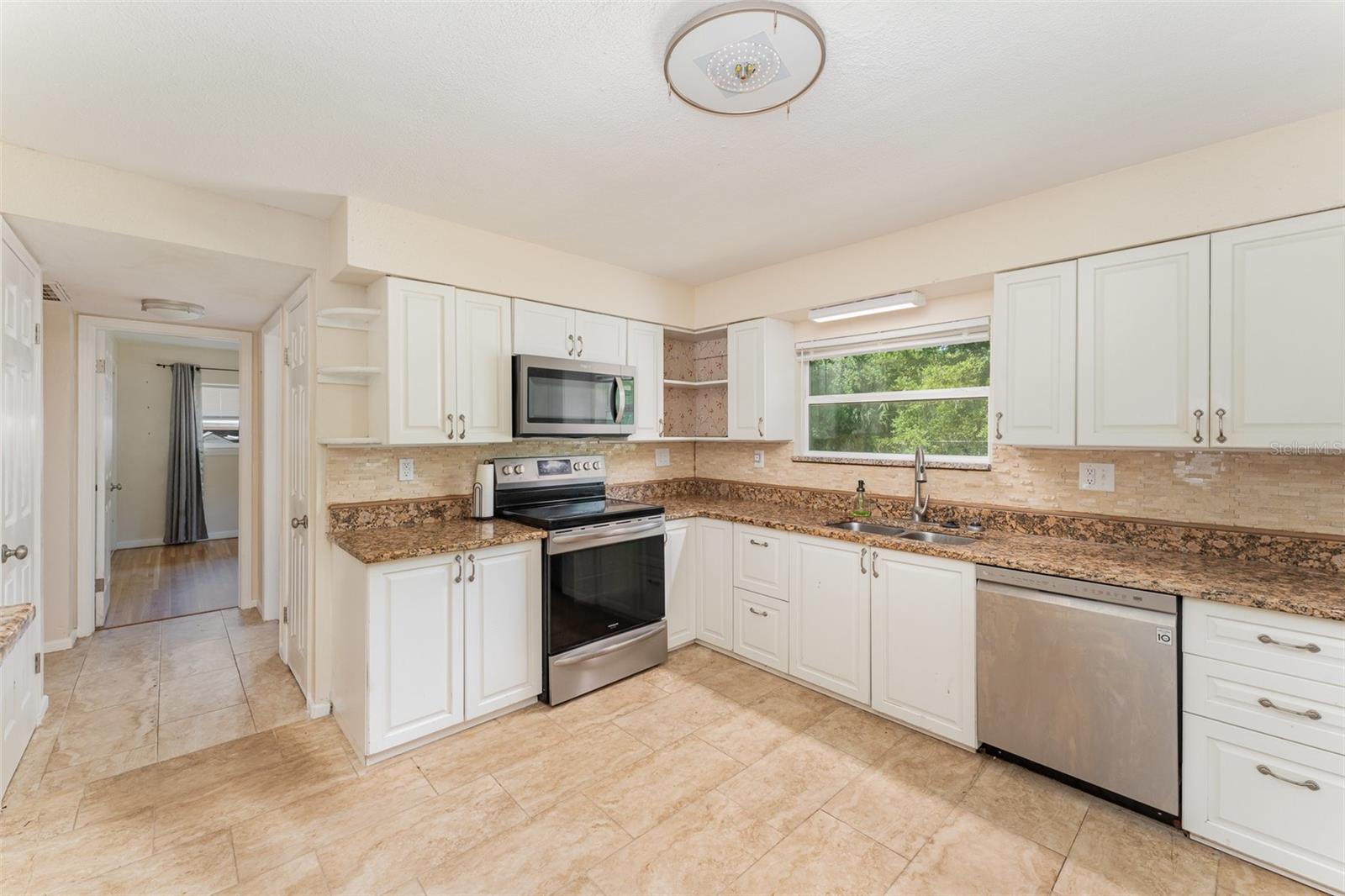 933 W QUEEN ST, LAKELAND, FL, 33803