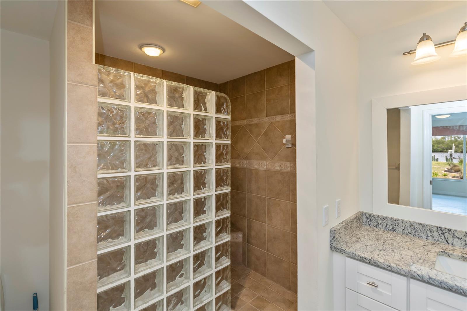 2404 HARBOUR DR, PUNTA GORDA, FL, 33983