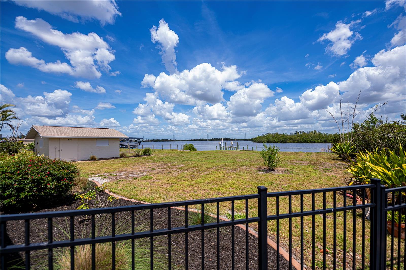 2404 HARBOUR DR, PUNTA GORDA, FL, 33983