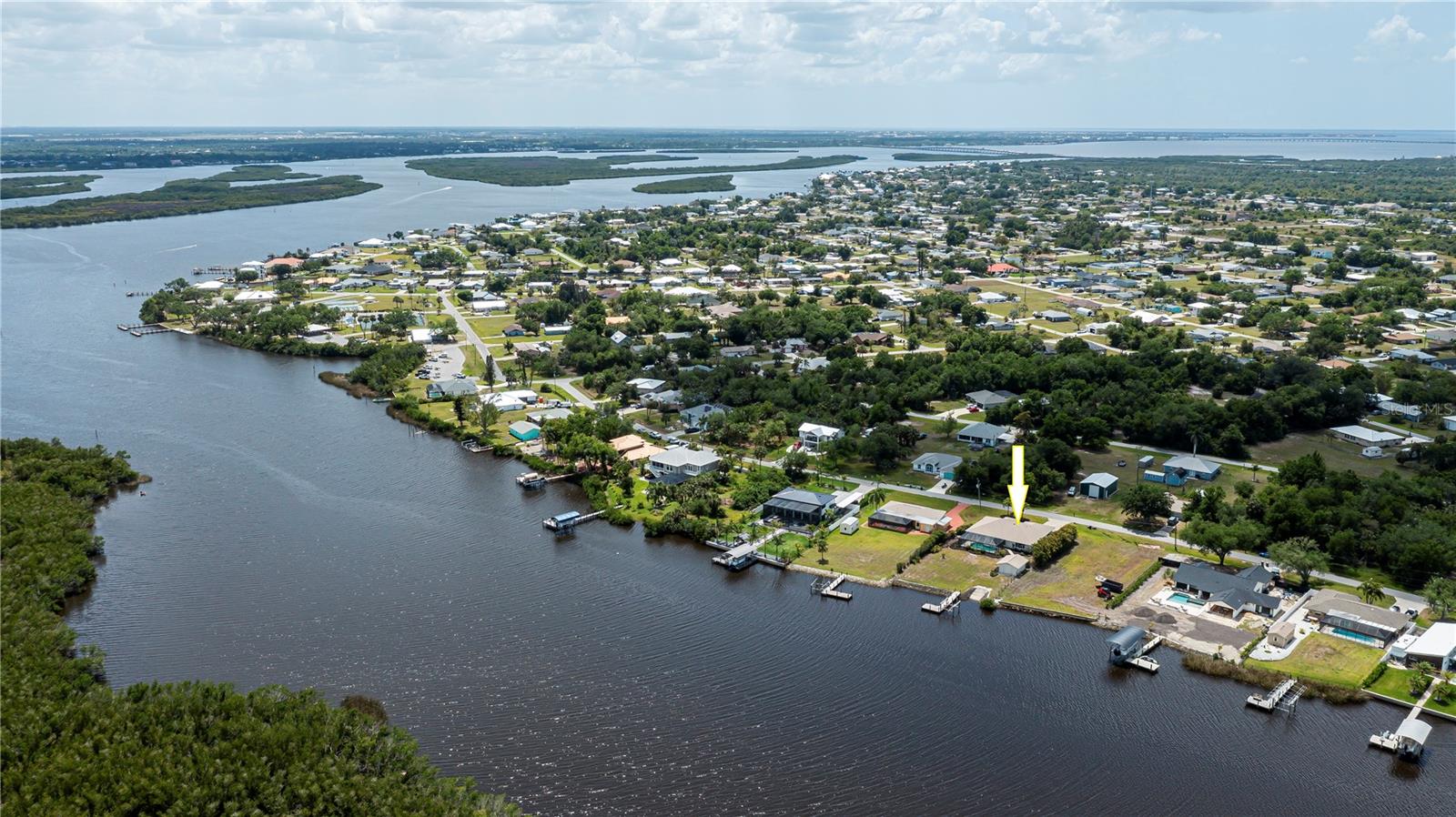 2404 HARBOUR DR, PUNTA GORDA, FL, 33983